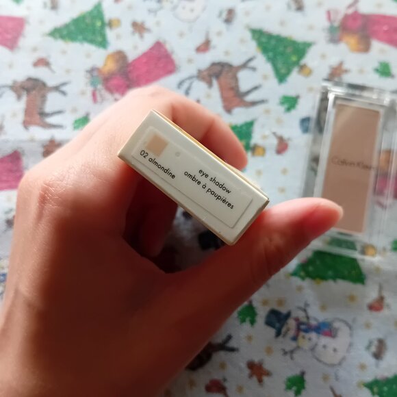 Calvin Klein 02 Almond Eyeshadow - Picture 3 of 4